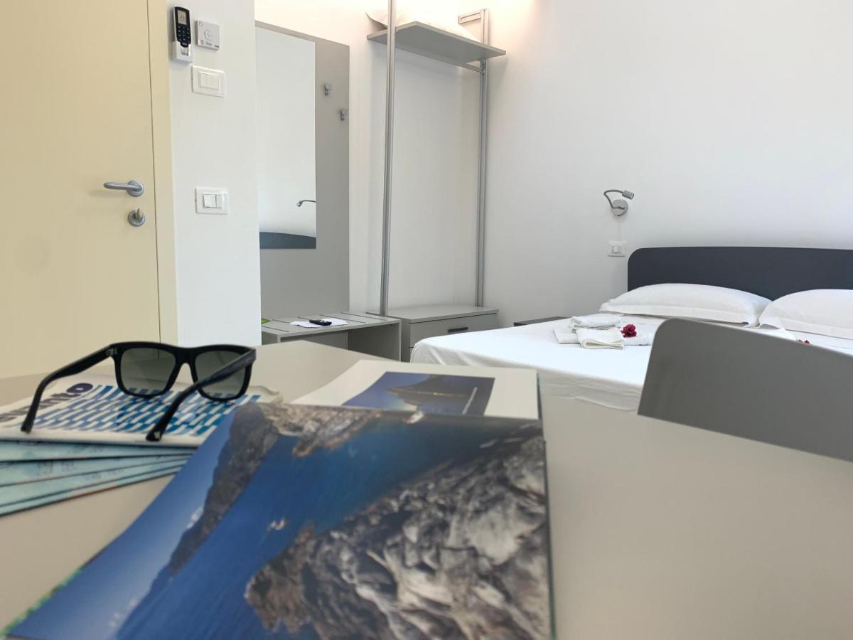 Affittacamere Stella Di Mare Levanto Bagian luar foto